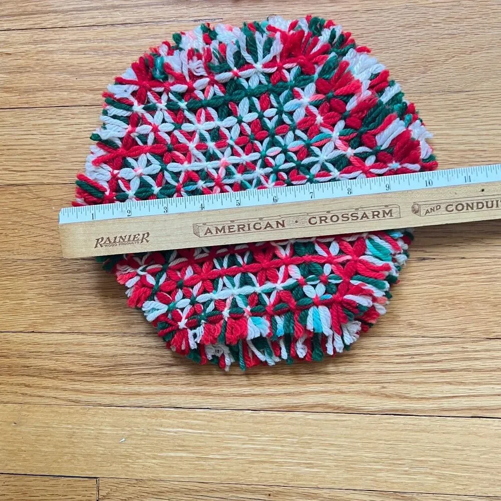 VTG Handmade Daisy Loom Woven Christmas trivet  Red Green kitsch MCM